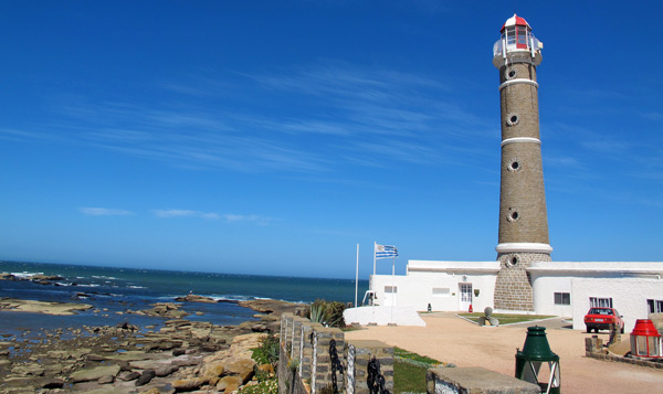 punta-jose-ignacio-farol