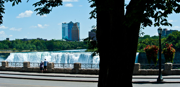 toronto-niagara-falls-calcada